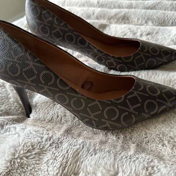Calvin Klein as a brand, size 10, color brown - Picture 2 of 4